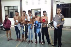 Pesta Miras, Satu Wanita...