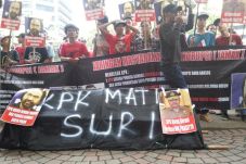 KPK Didesak Berani Periksa...