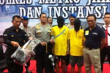 Kesal Dipalak Rp2.000,...