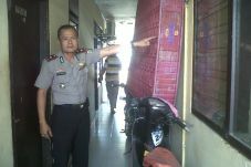 Karyawan Furnitur di...