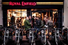 Royal Enfield Akan Buka...