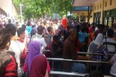 Ragunan Membludak, 24...
