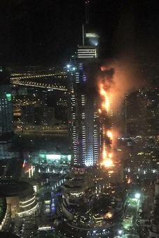 Malam Tahun Baru, Hotel...