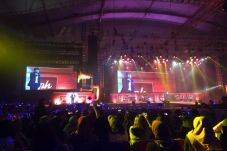 Leeteuk Panaskan Panggung...
