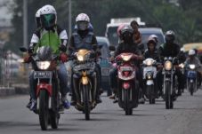 Ribuan Pemudik Tinggalkan...