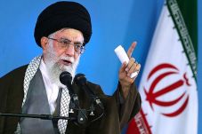 Khamenei: Arab Saudi...