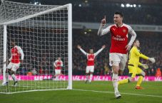 Arsenal Nyaman di Puncak...