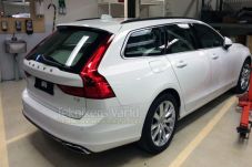 Penampakan Volvo V90...