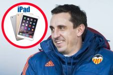 Pelatih Valencia Gunakan...