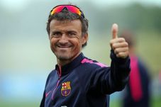 Luis Enrique Jadi Pelatih...