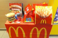 Sambut Tahun Baru, McDonalds...