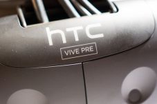 HTC Rilis Headset VR...
