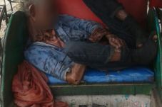 3 Hari Duduk di Becak,...