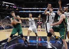 Hantam Jazz, Spurs Tegaskan...