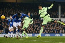 Kepala Lukaku Bikin...
