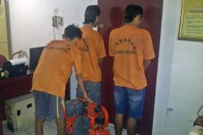 Cari Modal Buat Pesta...