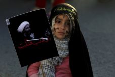 Iran: Saudi Pilih Kobarkan...