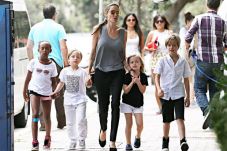 Empat Anak Angelina...