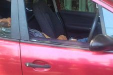 Mayat dalam Mobil Gegerkan...