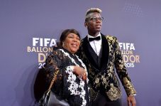 Pogba Ajak Ibunda di...
