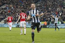 Setengah Lusin Gol Tercipta...