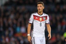 Mesut Ozil Jadi Pemain...