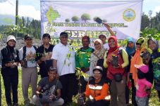 Yayasan AHM Hijaukan...