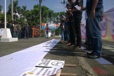Warga dan Santri Ciamis...