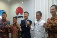 Kominfo-Huawei Buat...