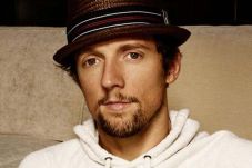 Jason Mraz Alami Kecelakaan