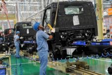 Isuzu Akan Pasok Kendaran...