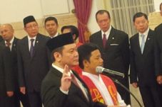 Sah, Nazir Fuad Jabat...
