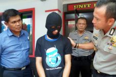 Tolak Berhubungan Intim,...