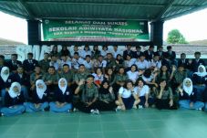 Siswa Thailand Kunjungi...