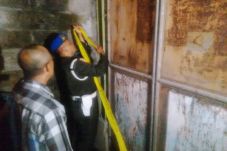 TNI Gerebek Gudang Pengoplosan...