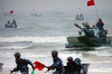 China Gelar Latihan...