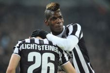 Lichtsteiner Antar Juventus...