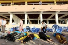 Al-Shabaab Serang Restoran...