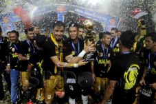 Cetak Comeback, Mitra...