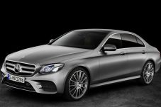 Mercedes Hadirkan Tiga...