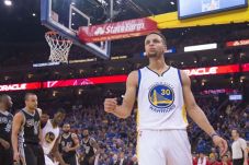 Hajar Spurs, Warriors...