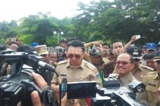Ahok Geram Operator...