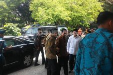 Jokowi Datang, Ahok:...
