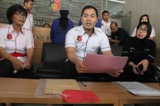 Anak-Anak Dipekerjakan...