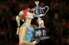 Serena Tamat, Kerber...