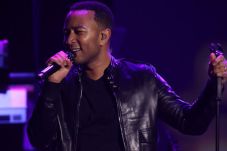 John Legend Kini Beralih...