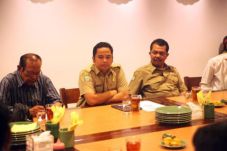 Ratusan Pejabat Ngaret...