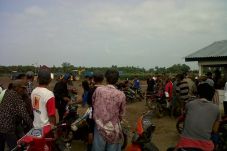 Tagih Kebun Plasma,...