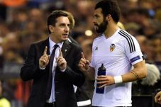 Kalah di Mestalla, Kinerja...