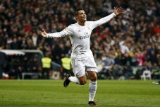 Ronaldo Pimpin Pesta...